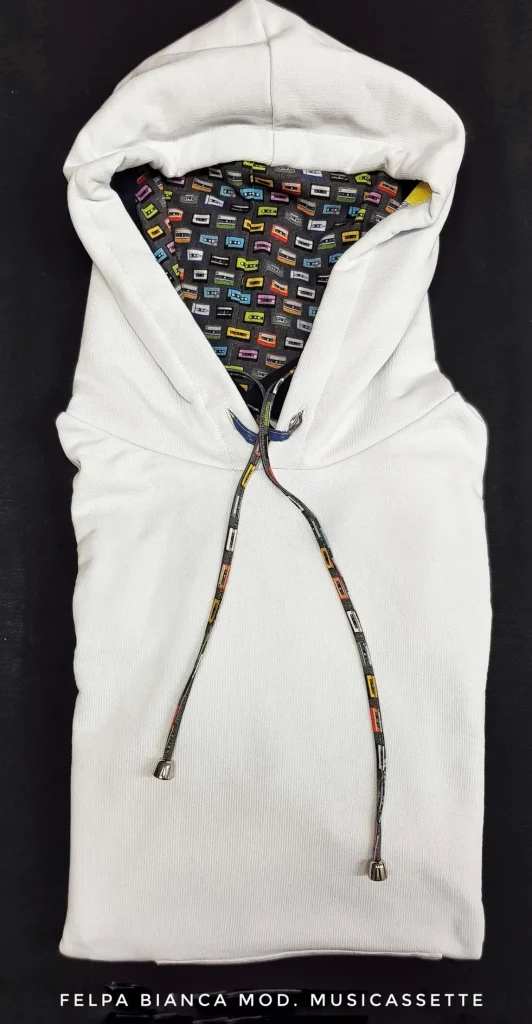 Felpa Bianca con Cappuccio Design musicassette made in Italy Fantasia  100% cotone - Sweatshirt hoodie