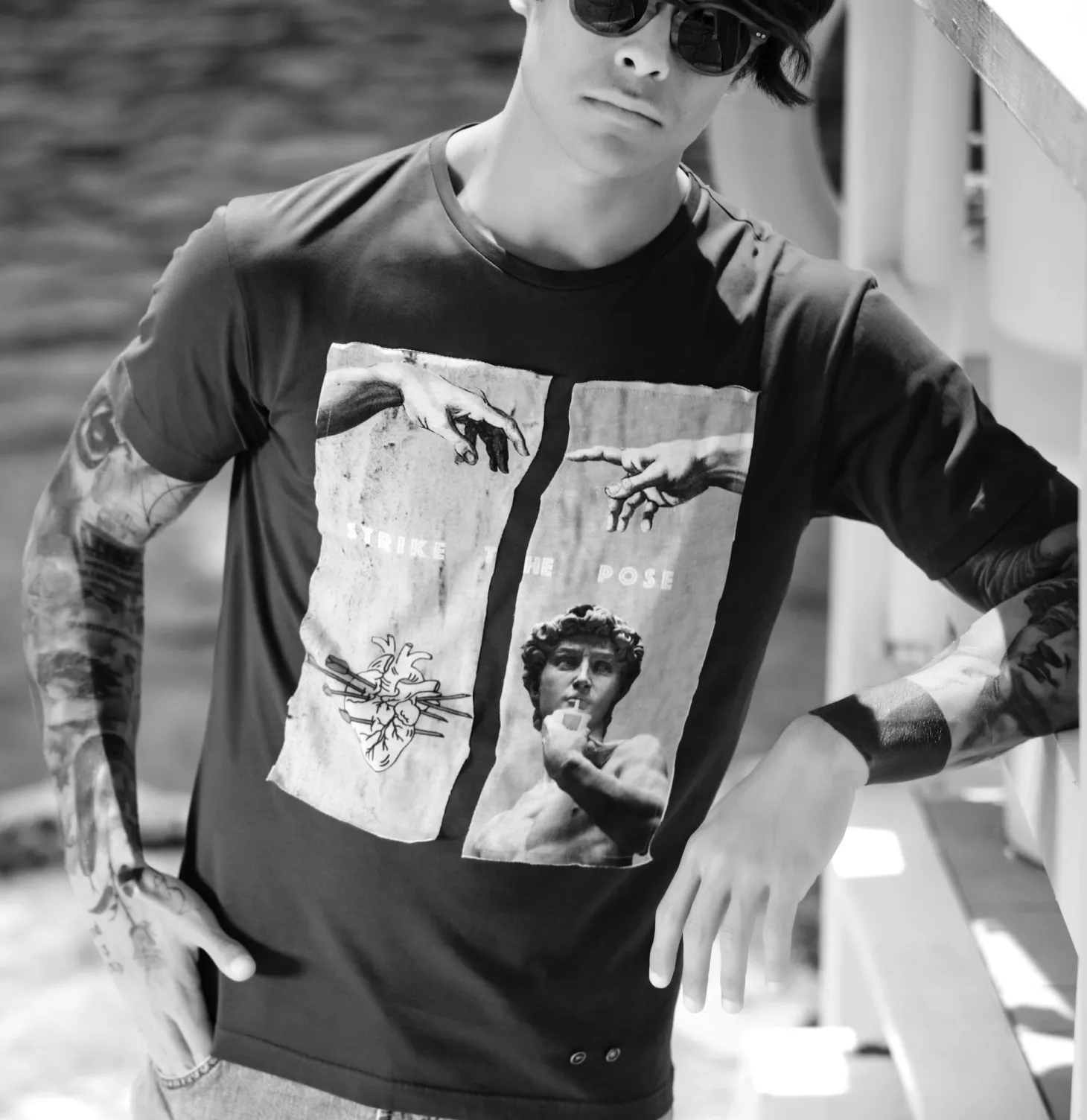 tshirt_made_in_italy_fant_3-4.webp Tshirt made in Italy fantasia strike the pose 100% cotone jersey pettinato -DESIGN -