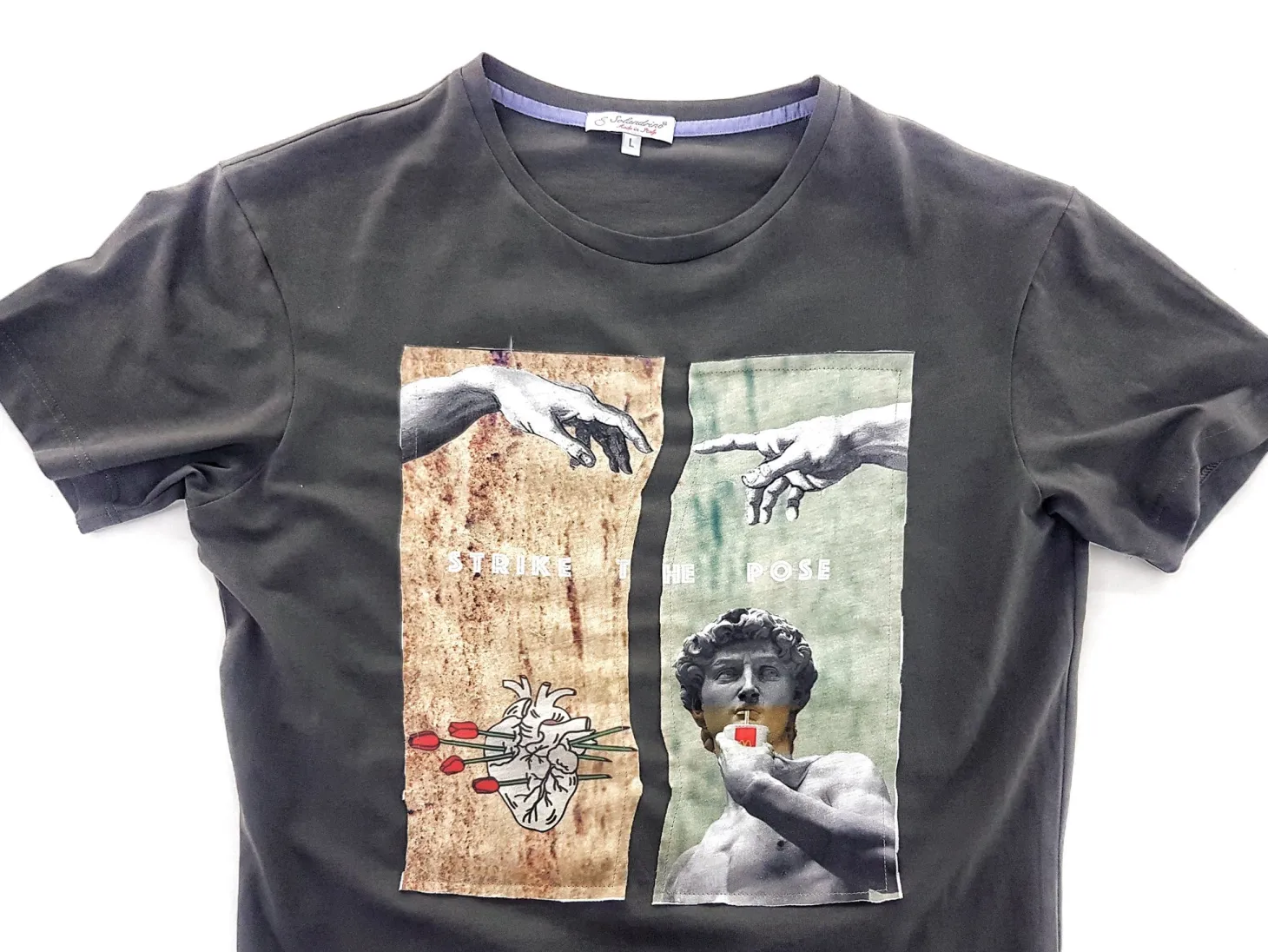 tshirt_made_in_italy_fant_5-2.webp Tshirt made in Italy fantasia strike the pose 100% cotone jersey pettinato -DESIGN -